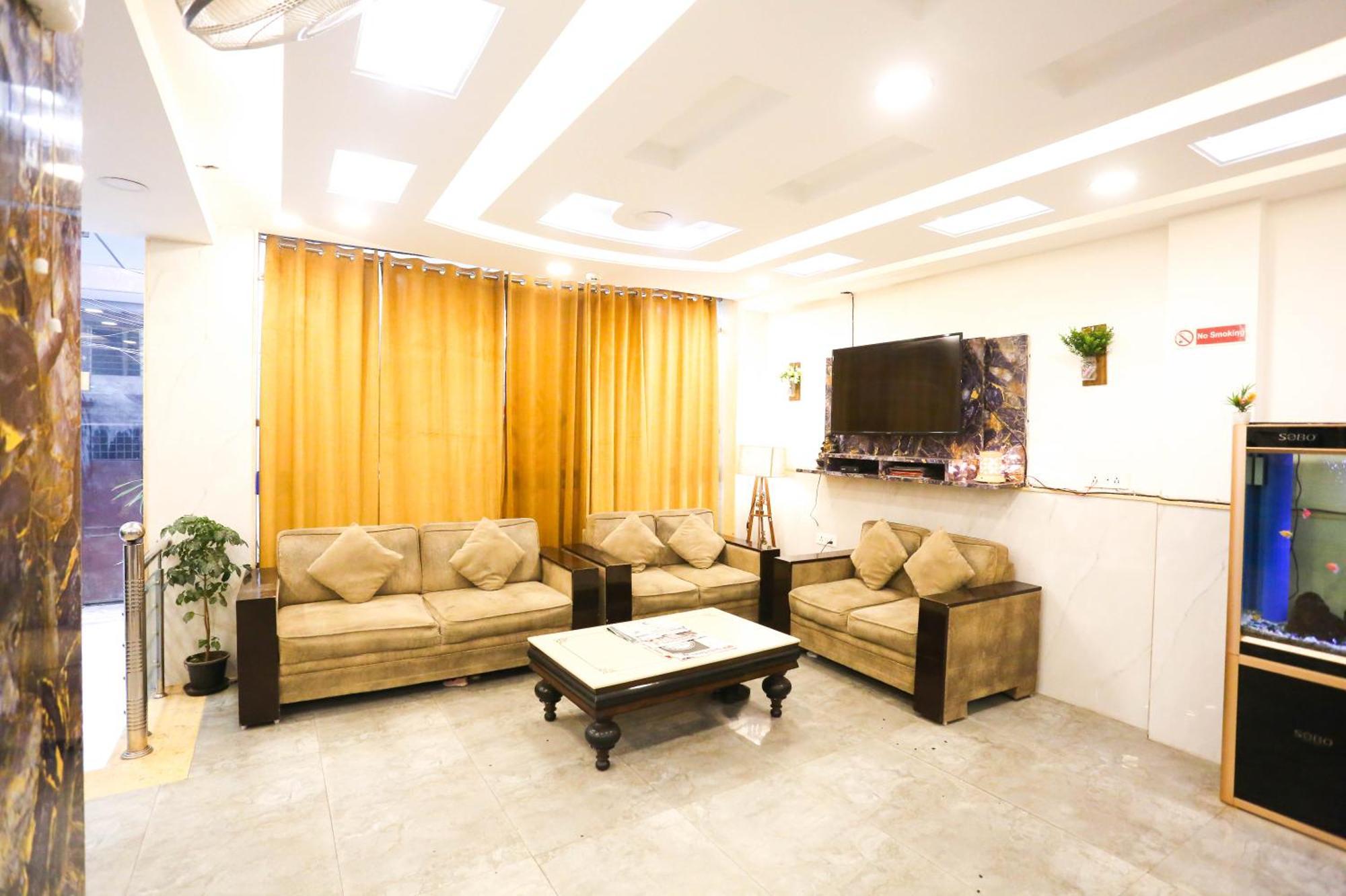 Hotel Aashiyana New Delhi Exterior photo