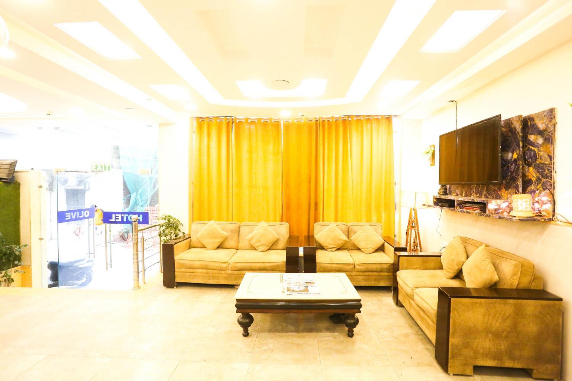 Hotel Aashiyana New Delhi Exterior photo