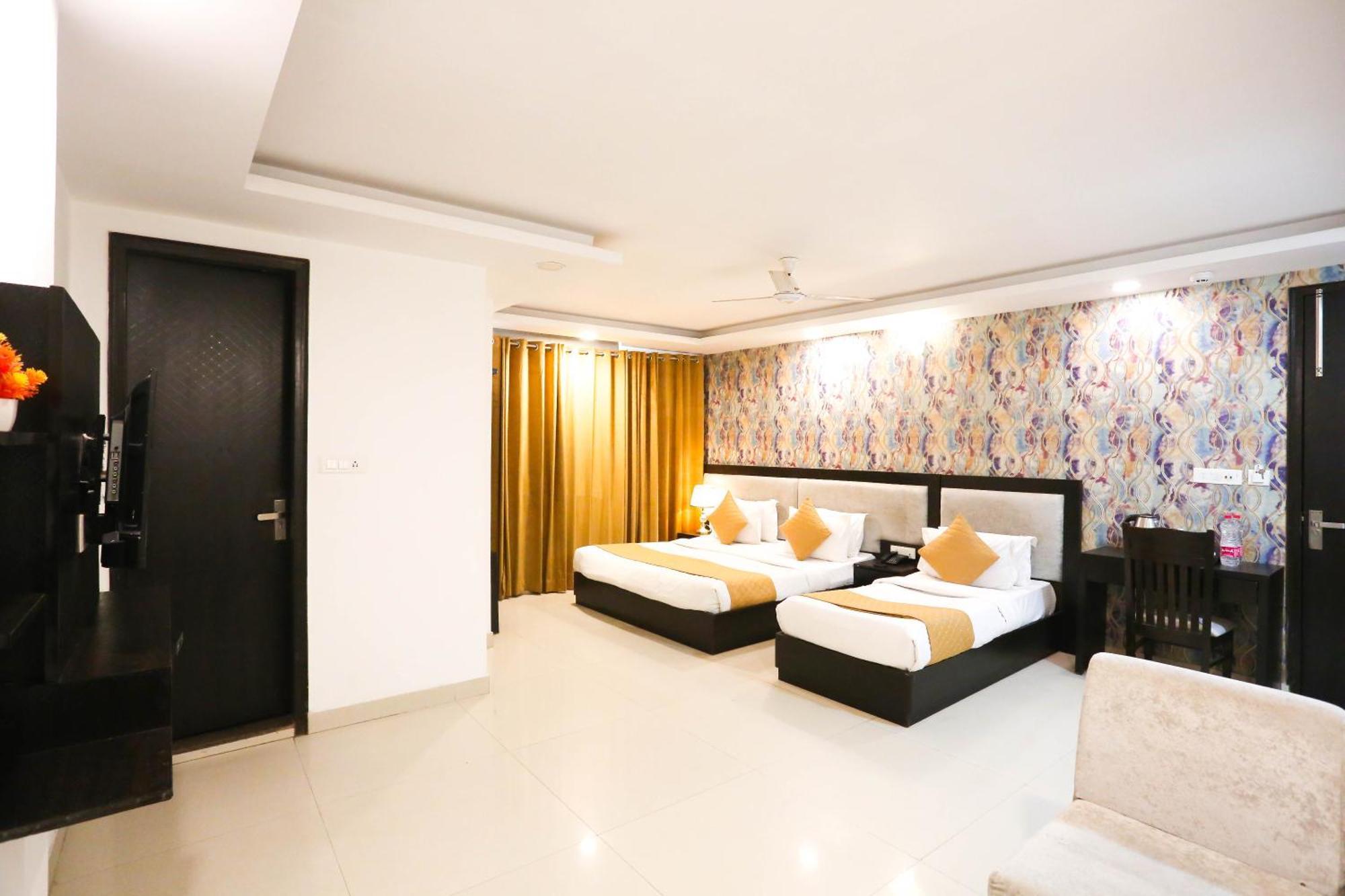 Hotel Aashiyana New Delhi Exterior photo