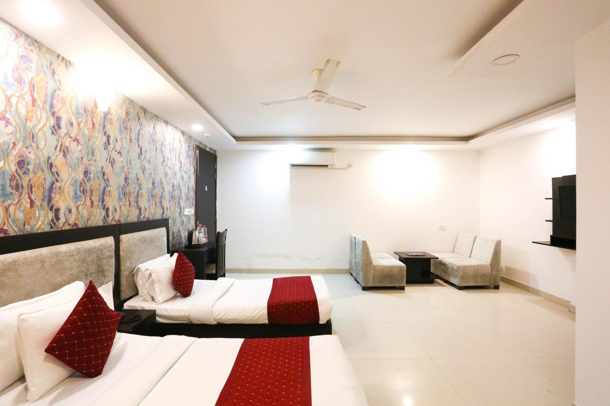 Hotel Aashiyana New Delhi Exterior photo
