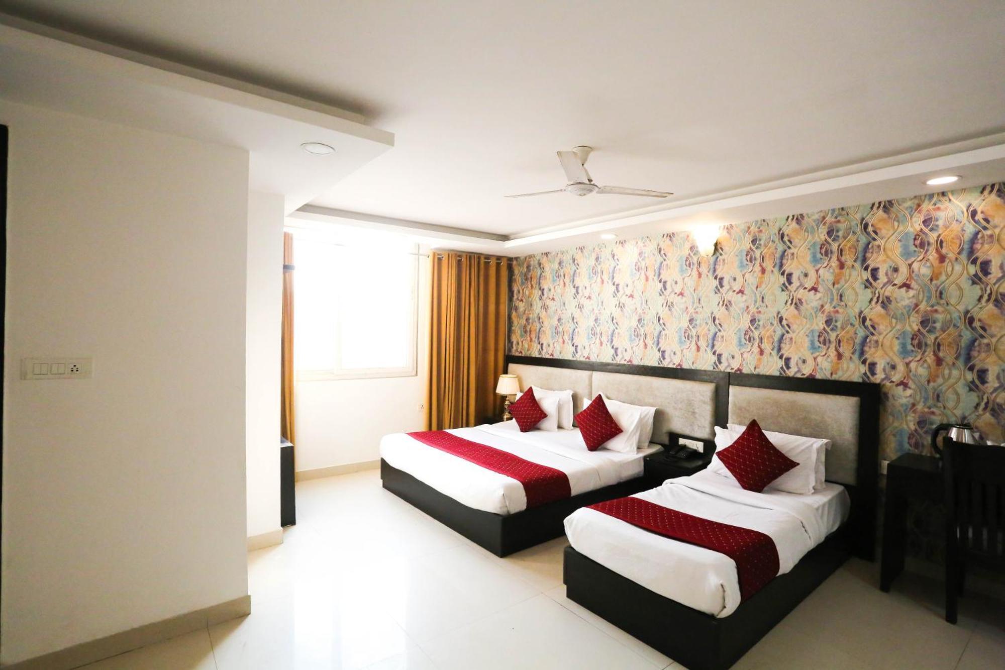 Hotel Aashiyana New Delhi Exterior photo