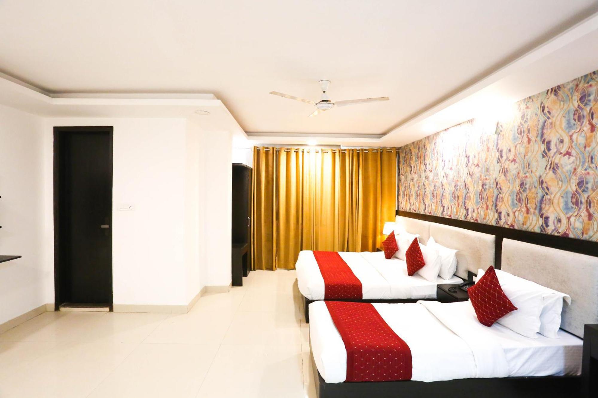 Hotel Aashiyana New Delhi Exterior photo