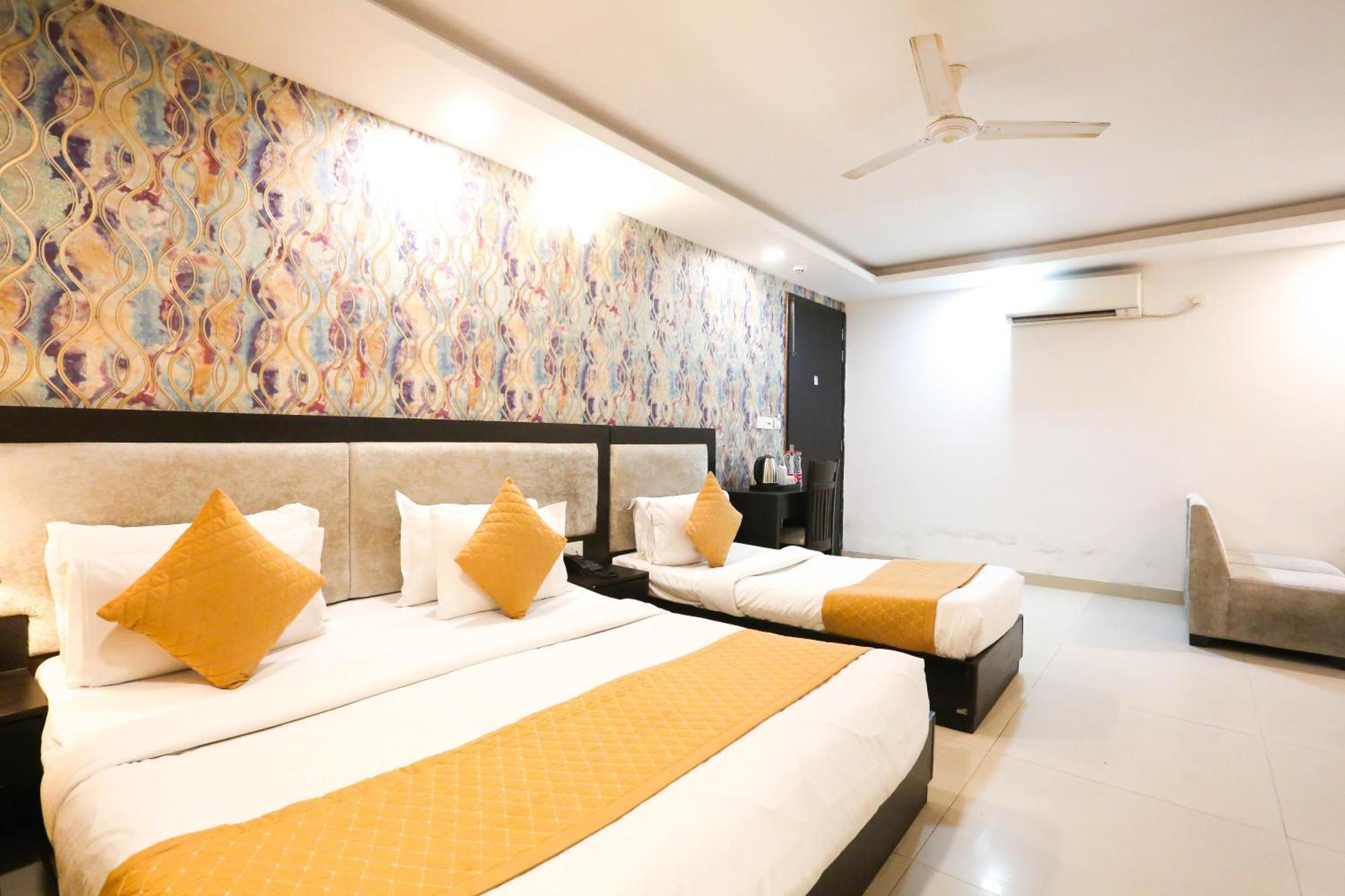Hotel Aashiyana New Delhi Exterior photo