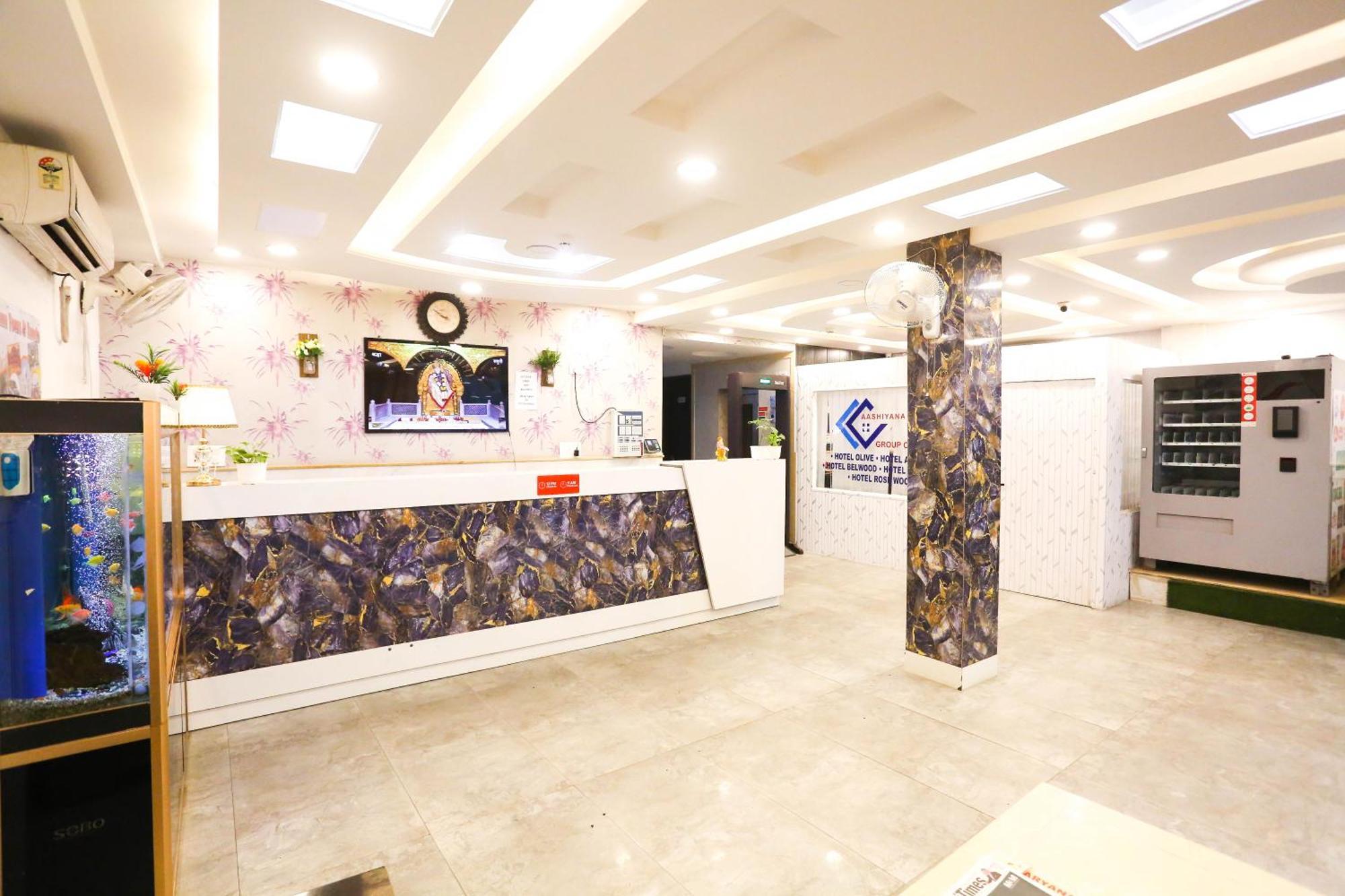 Hotel Aashiyana New Delhi Exterior photo