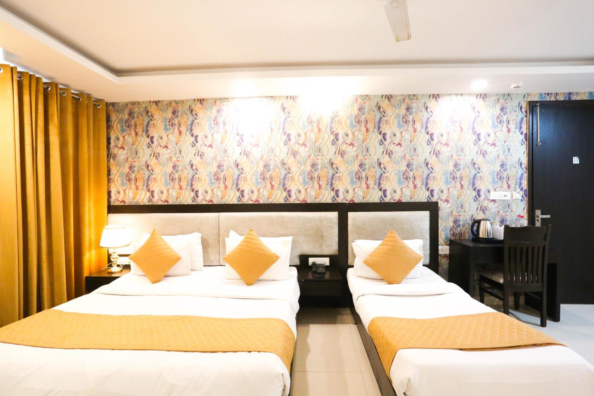 Hotel Aashiyana New Delhi Exterior photo