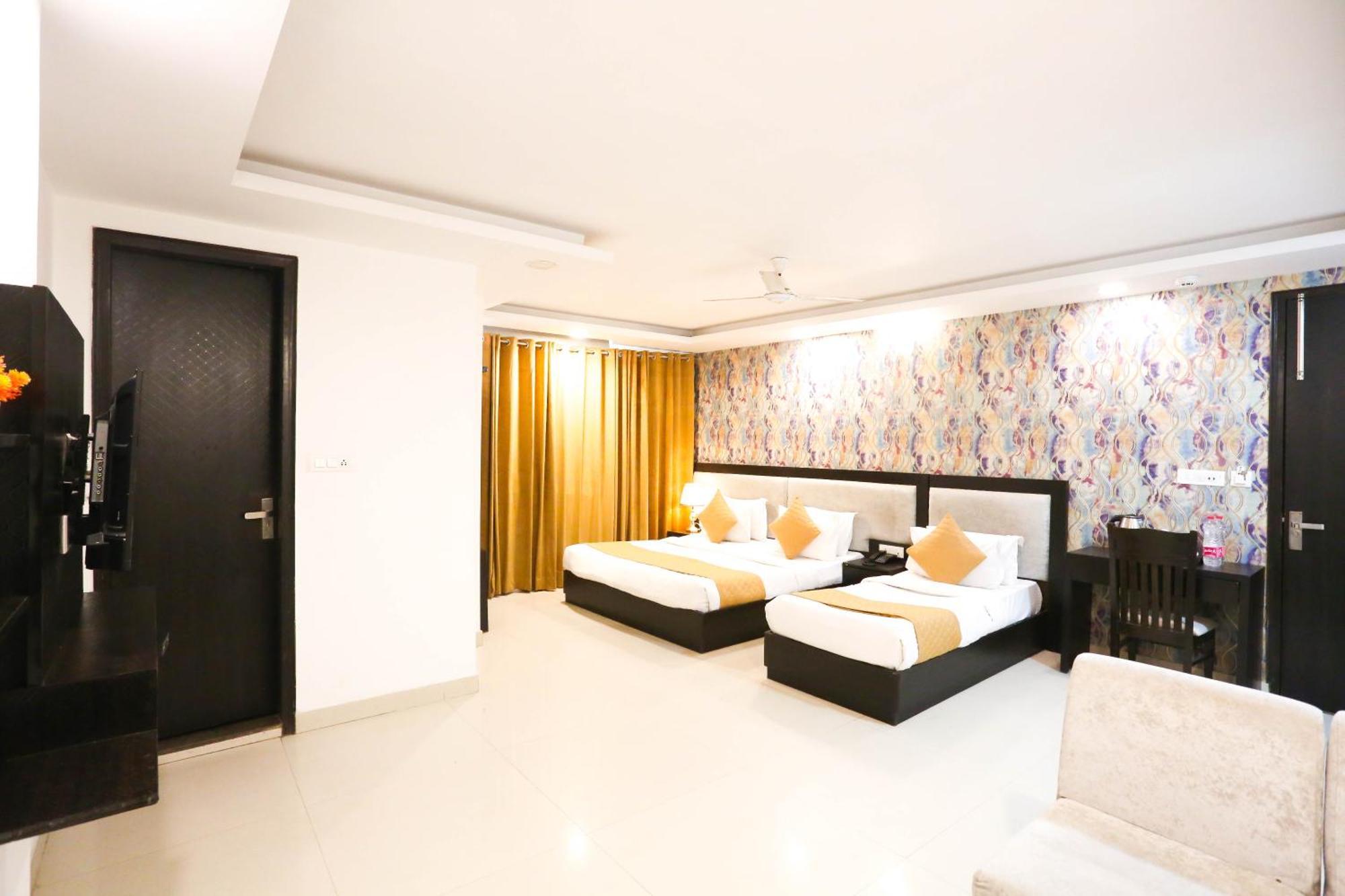 Hotel Aashiyana New Delhi Exterior photo