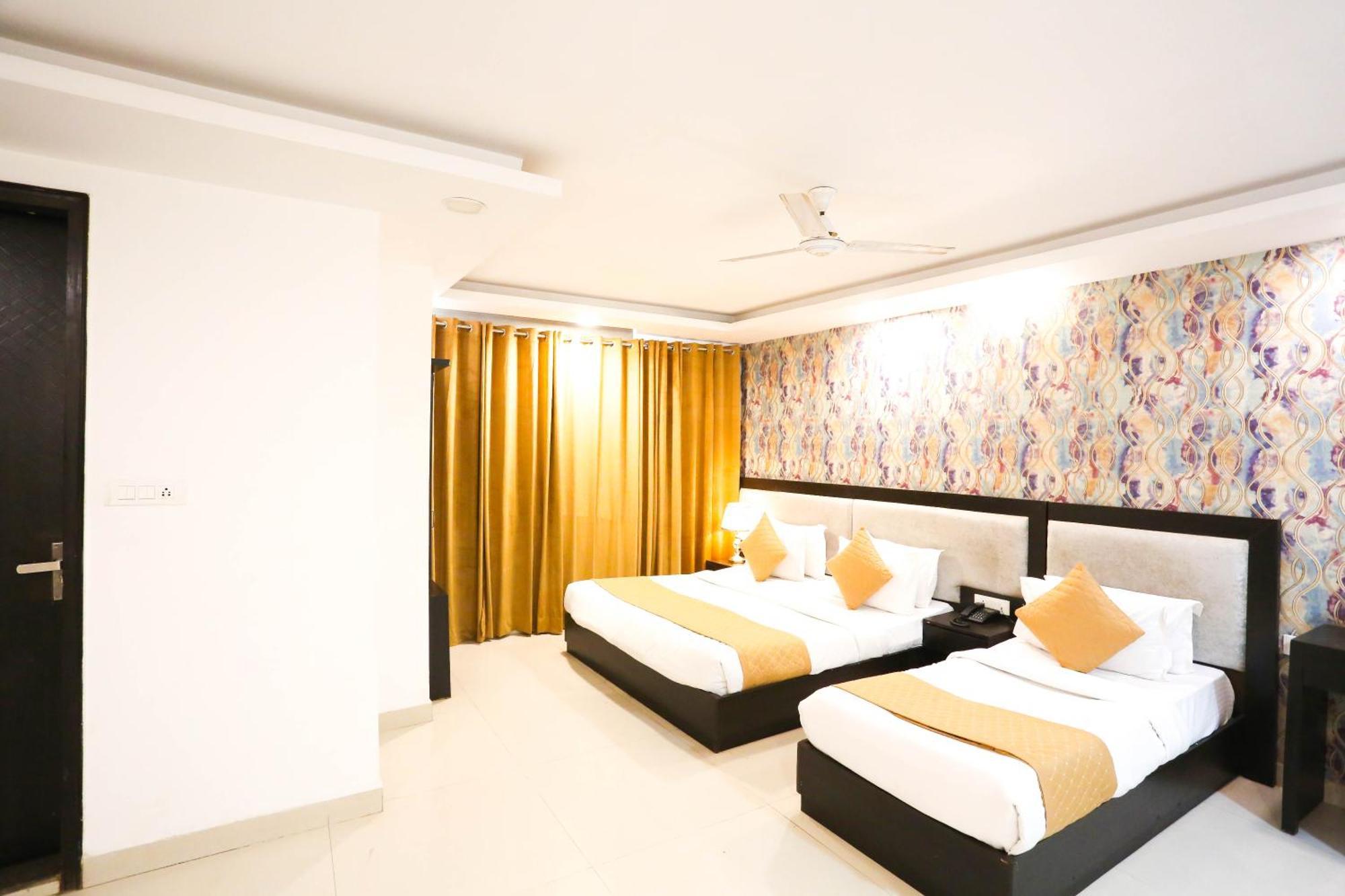 Hotel Aashiyana New Delhi Exterior photo
