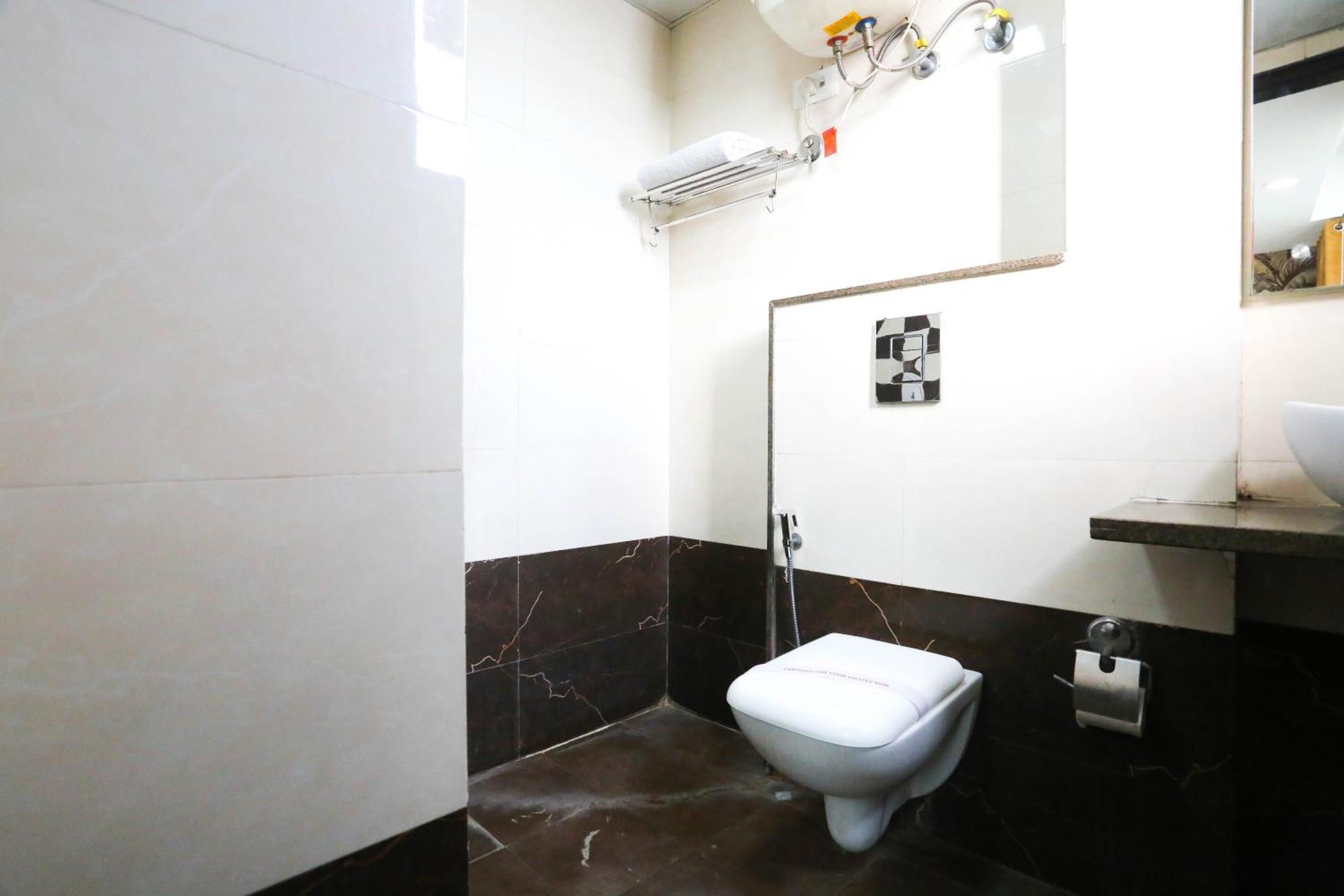 Hotel Aashiyana New Delhi Exterior photo