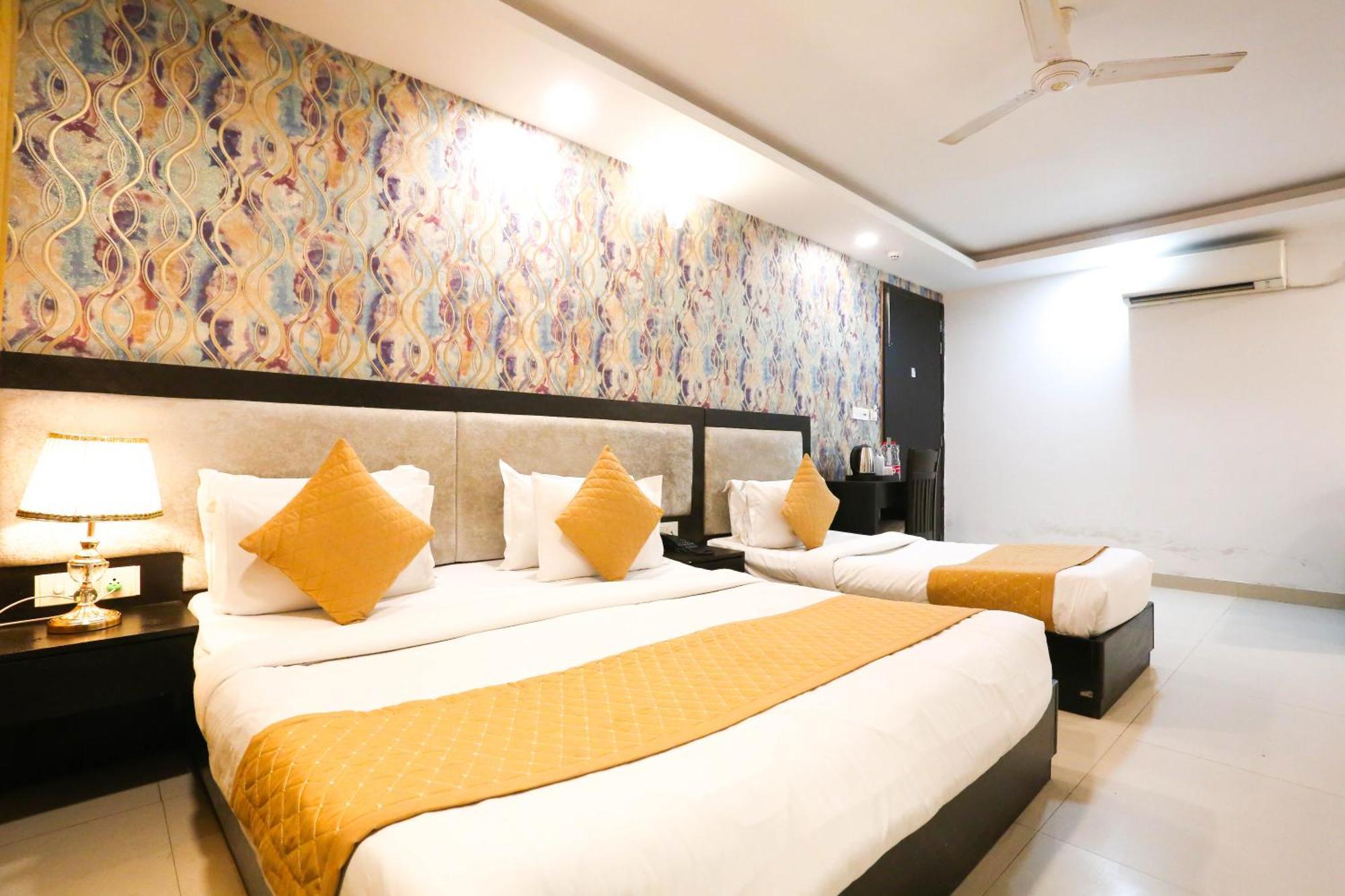 Hotel Aashiyana New Delhi Exterior photo