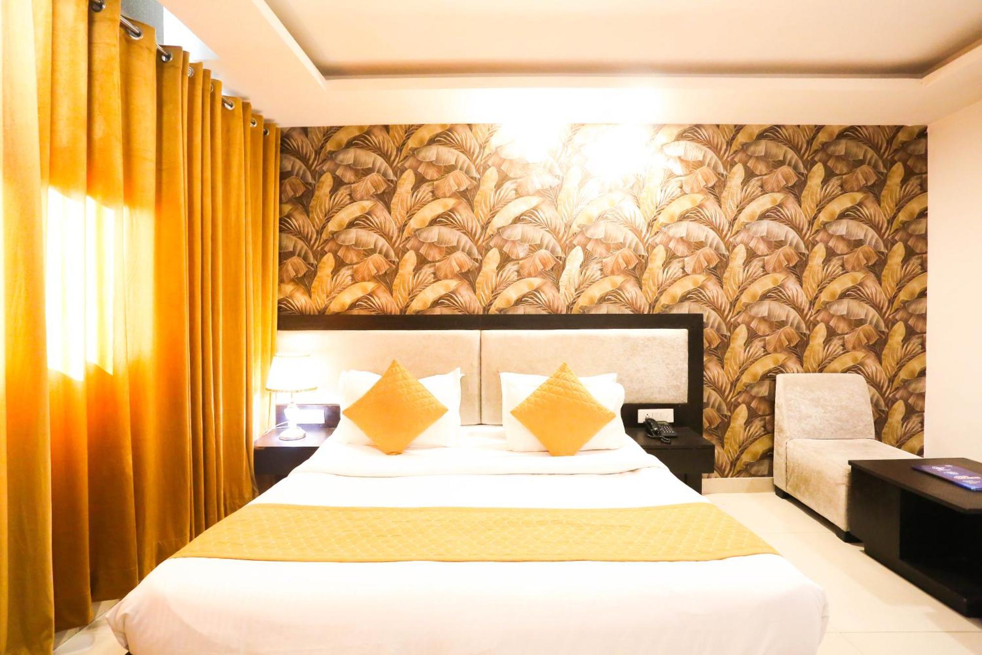 Hotel Aashiyana New Delhi Exterior photo