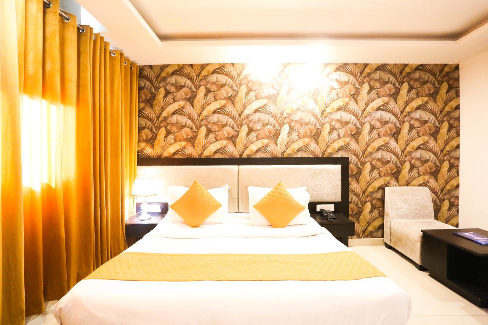 Hotel Aashiyana New Delhi Exterior photo